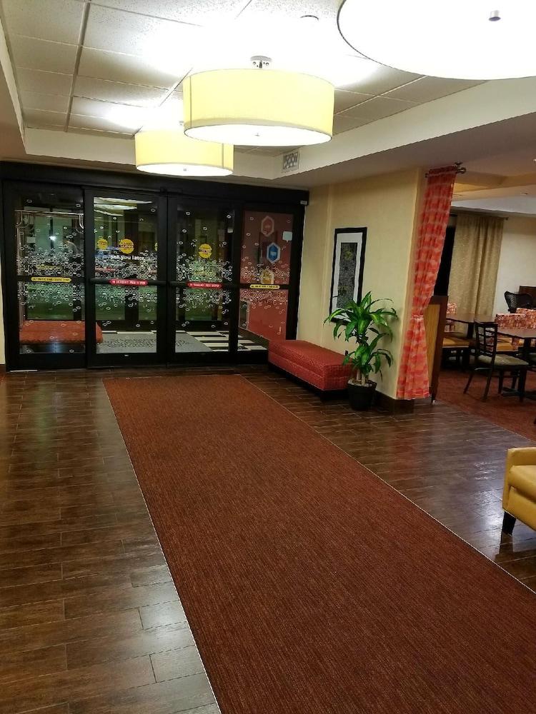 Hampton Inn Kansas City-Саммит Ли Экстерьер фото