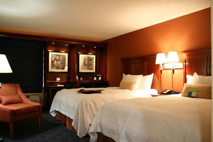 Hampton Inn Kansas City-Саммит Ли Номер фото